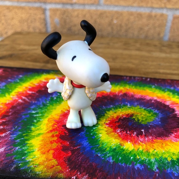 Tiny Snoopy toy PVC Peanuts figurine collectible - Picture 8 of 11